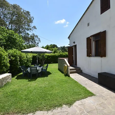 Apartmán Trilocale Giardino - Spazio Esterno Privato, Clima E Posto Auto