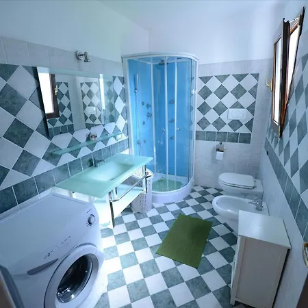 Trilocale Giardino - Spazio Esterno Privato, Clima E Posto Auto Apartmán