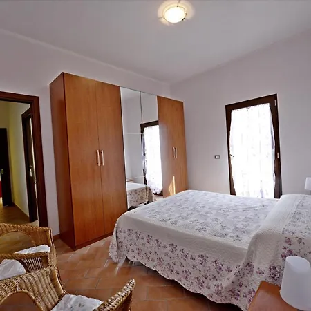 Trilocale Giardino - Spazio Esterno Privato, Clima E Posto Auto Apartmán