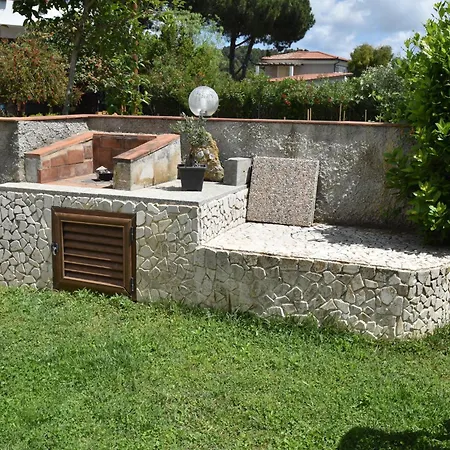 Trilocale Giardino - Spazio Esterno Privato, Clima E Posto Auto * Марина-ди-Кампо